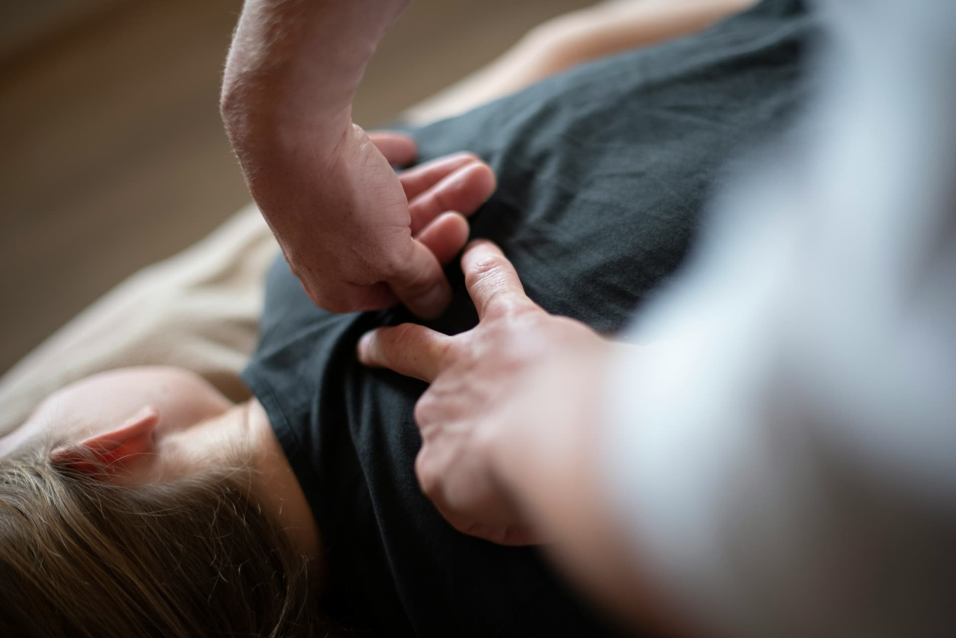 Illustration for the article: No Crack, No Pop, No Problem. What Chiropractic Care Actually Looks Like Without the Cracking.